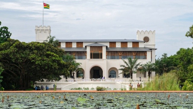 Le Président de la république Togolaise Faure GNASSINGBE  a inauguré le Palais de Lomé.
