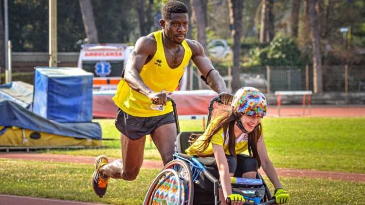 Le sport comme vecteur de solidarité encouragé par François