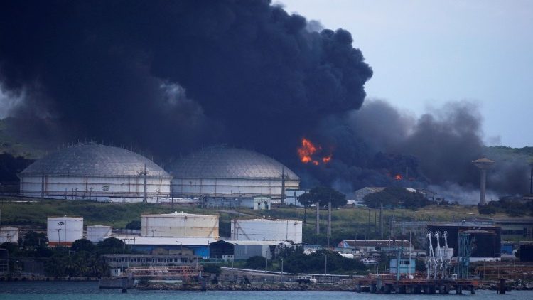 Incendie à Cuba: le Pape assure la population de son soutien