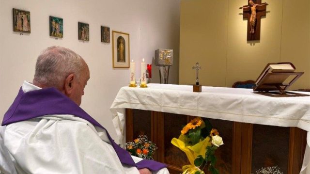 Le Pape a concélébré la messe dans la chapelle privée du Gemelli