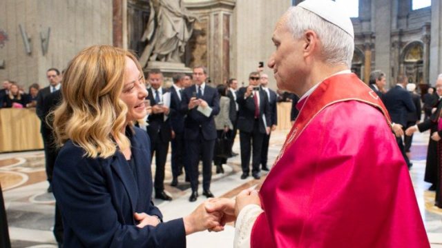 Pourparlers de paix en Ukraine, Giorgia Meloni remercie Léon XIV