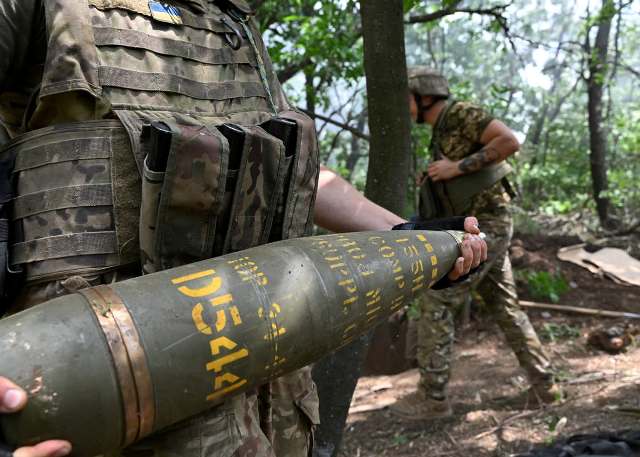 Les Tchèques se mobilisent et récoltent des fonds pour acheter un missile pour l’Ukraine