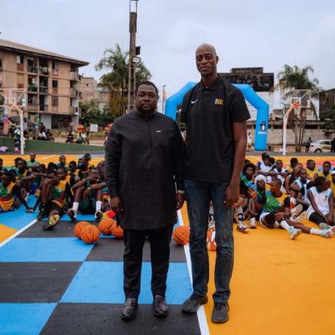 La Ligue africaine de basketball et Wave Côte d’Ivoire dévoilent un terrain de basket récemment rénové à Abidjan