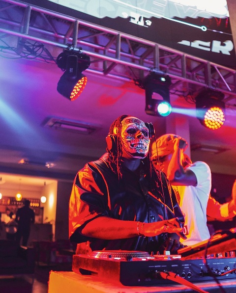 A LA DECOUVERTE DE M. Teku Koku Eric David, communicant et créateur, du Festival international Son & Lumière (FSL)