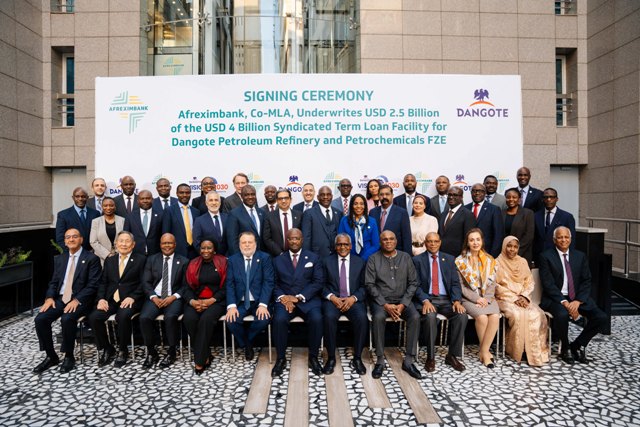 Afreximbank souscrit 2,5 milliards de dollars dans le cadre d’un prêt syndiqué à terme de 4 milliards de dollars destiné à Dangote Petroleum Refinery and Petrochemicals Entreprise en zone franche (FZE