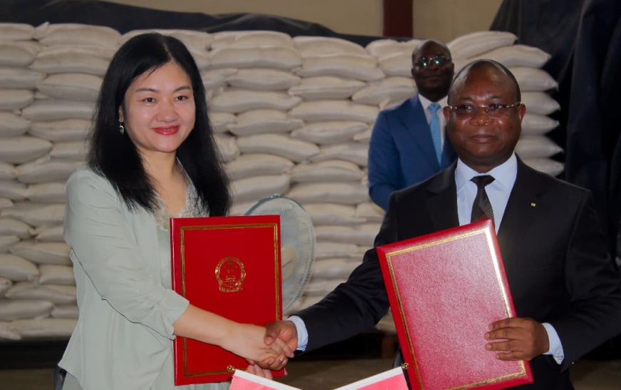 Don de 2 525 tonnes de riz de la Chine au Togo
