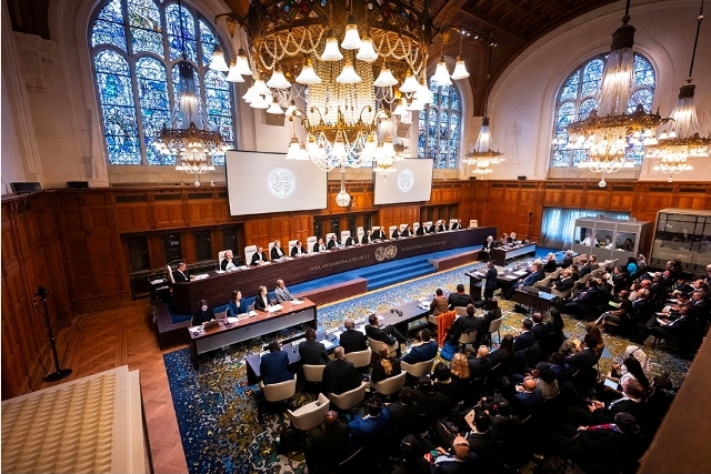 La multiplication des litiges climatiques redéfinit la politique énergétique alors que l&rsquo;Afrique cherche à renforcer son poids juridique