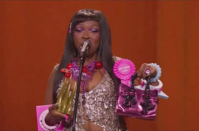 Theodora brille à la cérémonie des Flammes et repart avec cinq trophées