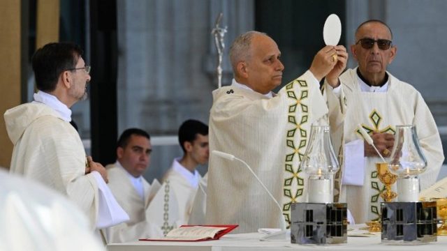 À Madrid, le Pape rappelle que la religiosité n’est pas un musée du passé, mais une école de foi