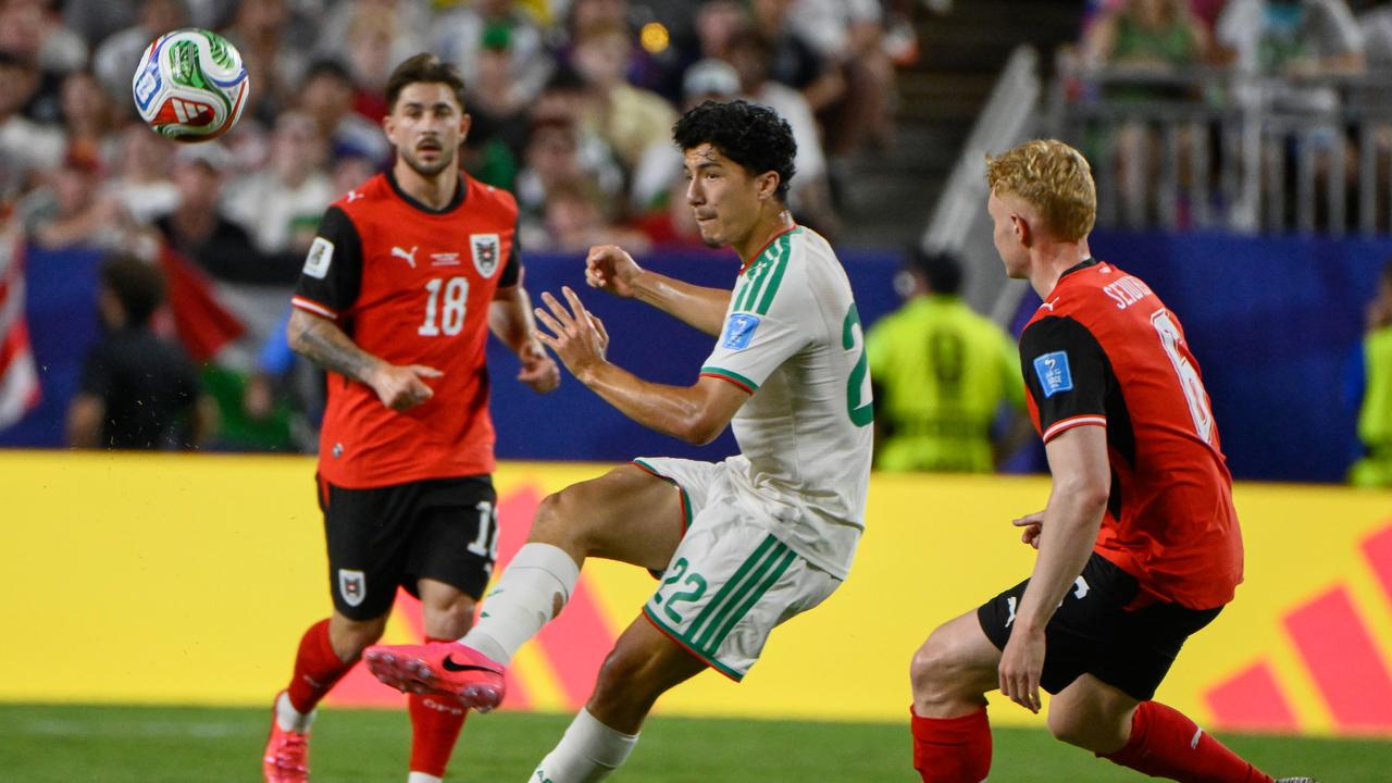 L&rsquo;Algérie et l&rsquo;Autriche se quittent sur un 3-3 et se qualifient toutes les deux