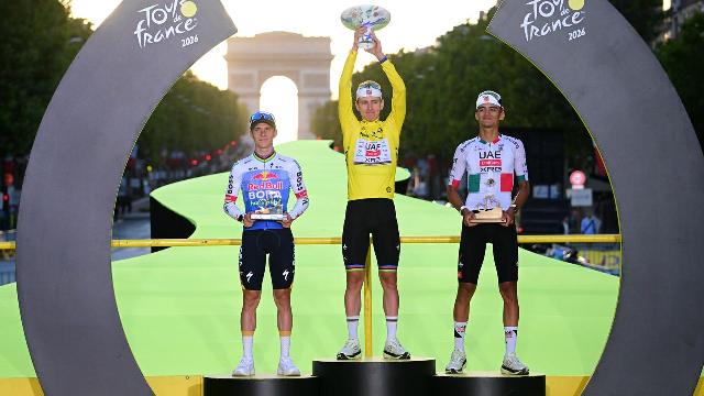 Tadej Pogacar remporte sa 5e Grande Boucle, Mathieu van der Poel s&rsquo;impose lors de la dernière étape