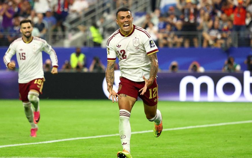 L&rsquo;Espagne maîtrise son sujet en battant la France 2-0 et se qualifie pour la finale