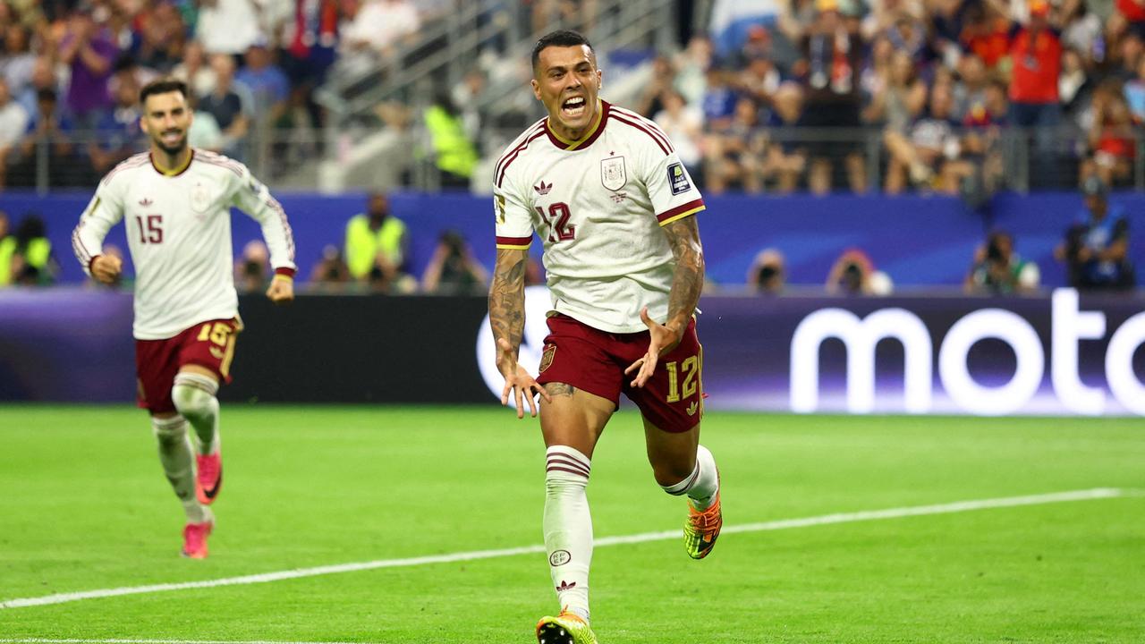L&rsquo;Espagne maîtrise son sujet en battant la France 2-0 et se qualifie pour la finale
