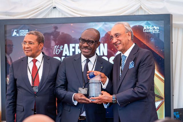 DR GEORGE AGYEKUM DONKOR DISTINGUÉ POUR SON LEADERSHIP EN FINANCE DU DÉVELOPPEMENT EN AFRIQUE À LA CHAMBRE DES LORDS, À LONDRES (ROYAUME-UNI)
