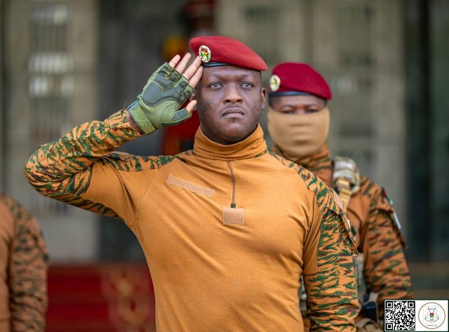 4  août 1983 : Le Président du Faso appelle les Burkinabè à poursuivre l’idéal révolutionnaire
