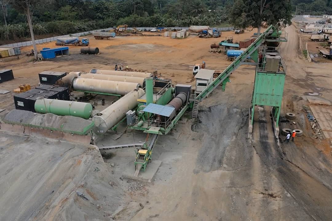 La centrale d’enrobage, un des maillons essentiels de EBOMAF-Gabon