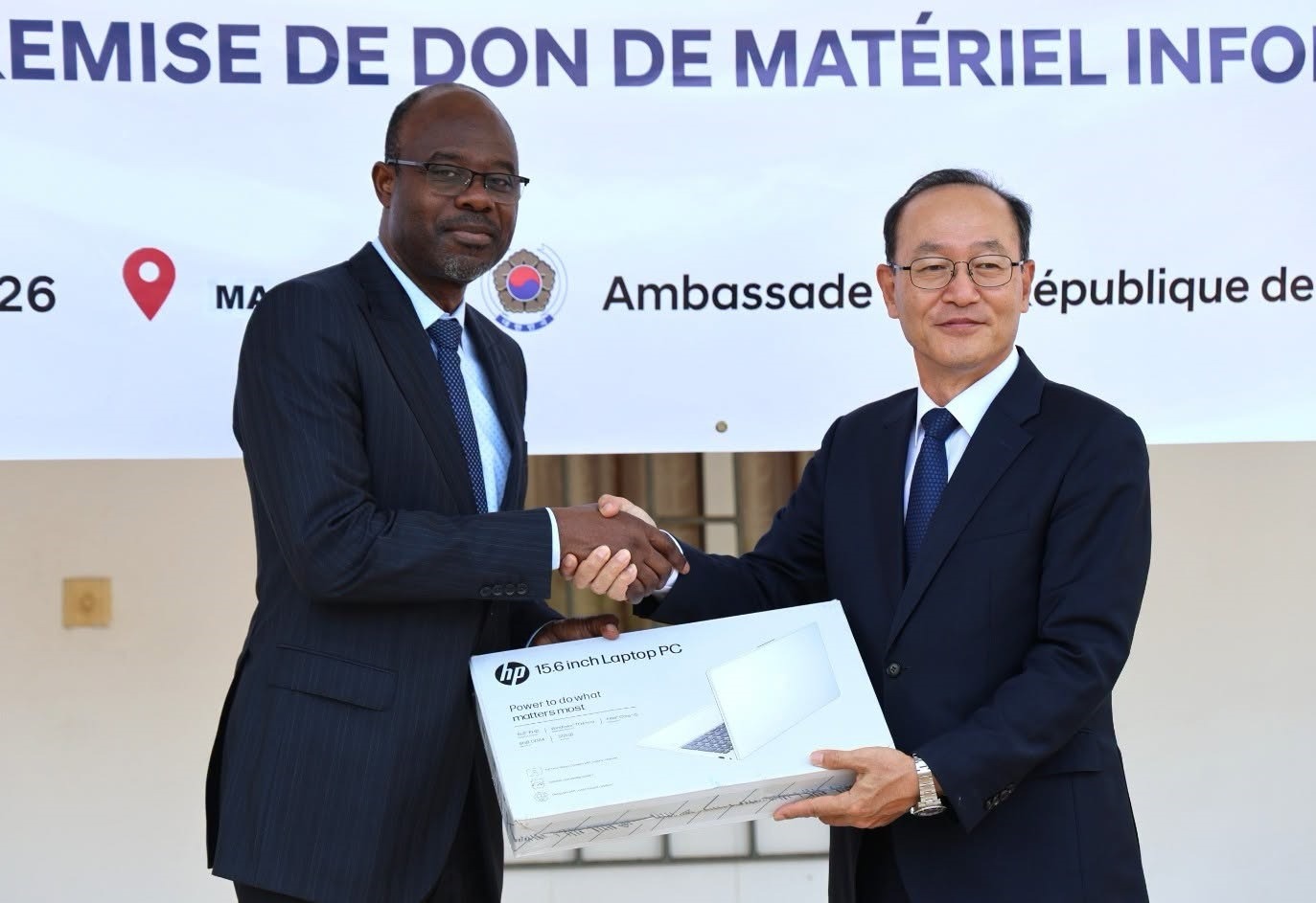 Don de matériel informatique de la Corée du Sud à six communes togolaises