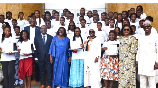 Excellence académique : 60 meilleures filles au BAC II 2026 primées