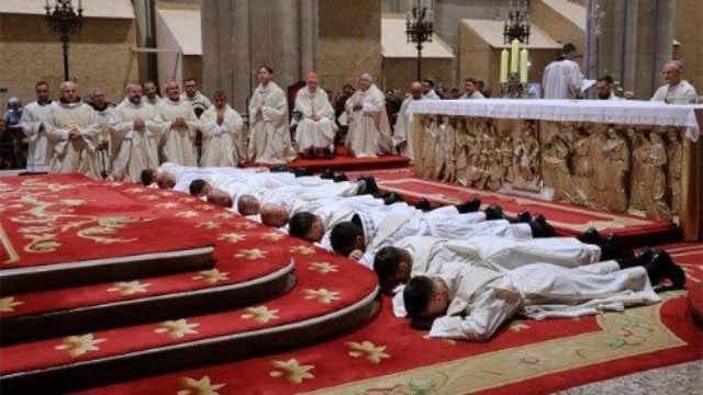 Dossier Fides 2026: le nombre de baptisés et de prêtres augmente