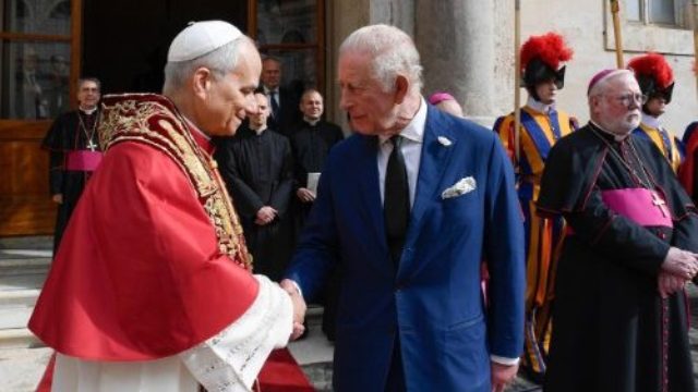 Le Pape reçoit le titre de confrère de la chapelle Saint-Georges de Windsor